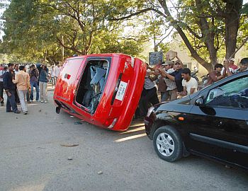Pro-Telangana activists target a TDP MLA's car