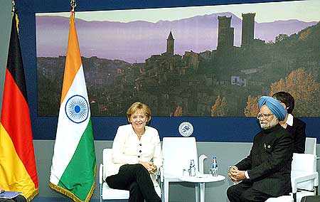 Prime Minister Dr. Manmohan Singh meets German Chancellor Angela Merkel