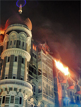 Fires ravage the Taj Mahal hotel in Mumbai