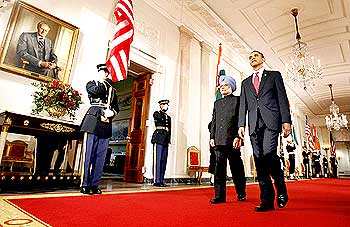 Obama and Dr Singh at the White House