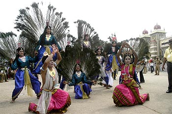 Dancers at the Dassehra eclebrations in Mysore