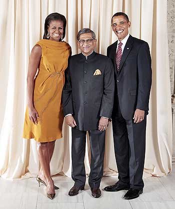External Affairs Minister S M Krishna with US President Barack Obama and First Lady Michelle Obama at a reception hosted by President Obama at the Metropolitan Museum of Art in New York City on Sep 23