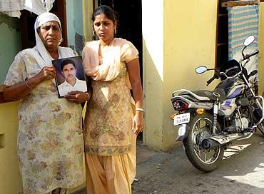 Namjyot Singh's mother and sister