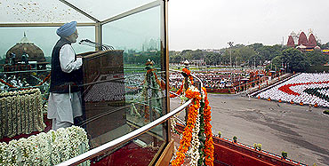 Prime Minister Manmohan Singh addresses the nation at the Red Fort