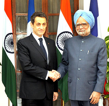 French President Nicolas Sarkozy with Prime Minister Dr Manmohan Singh before their meeting in New Delhi