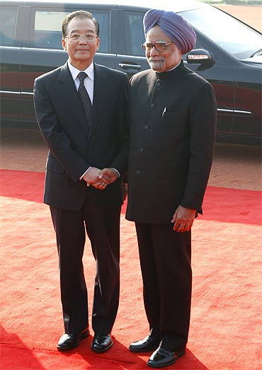 Chinese Premier Wen Jiabao with Prime Minister Manmohan Singh