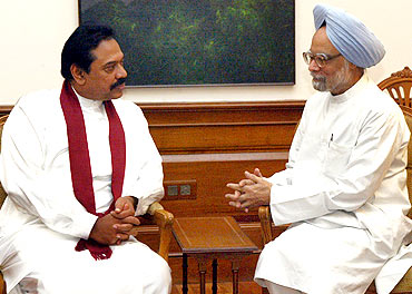 Rajapaksa with Indian Prime Minister Manmohan Singh