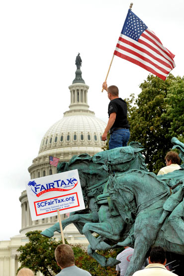 Many Americans still protest against President Barack Obama's economic policies