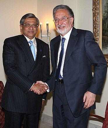 Foreign Minister S M Krishna with his Afghanistan counterapart Dr Jalmay Rossoul during bilateral talks in Kabul on Tuesday