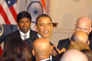 Obama interacts with Indian American delegates