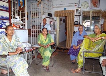 From left: Hameeda Bi, Aneesa Bi, Haseena Bi and Shobha Soni