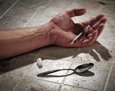 Why drug users become addicts