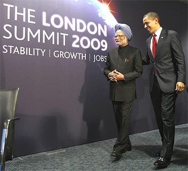 President Obama meets with PM Dr Singh during their bilateral meeting at the G20 Summit in London