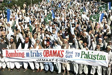 Supporters of the Pakistan's Jamat-e-Islami protest in US drone attacks in Karachi