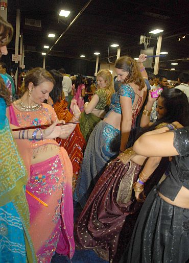 Even Americans took part in the colourful Navratri celebrations