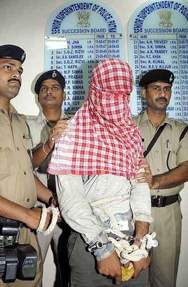 A suspected Lashkar-e-Tayiba operative who was arrested in Patna