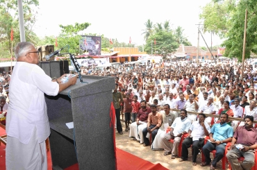 Achuthanandan addresses an election rally