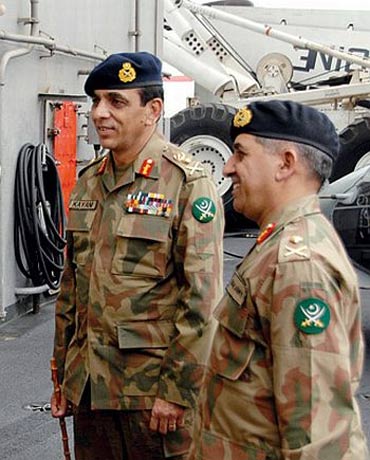 Pakistan;s Army chief Gen Ashfaq Parvez Kayani (right) with ISI chief Lt Gen Ahmed Shuja Pasha