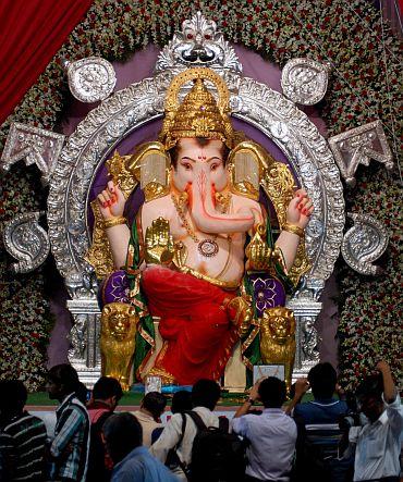 Ganpati idol at the Gaud Saraswat Brahmin Mandal