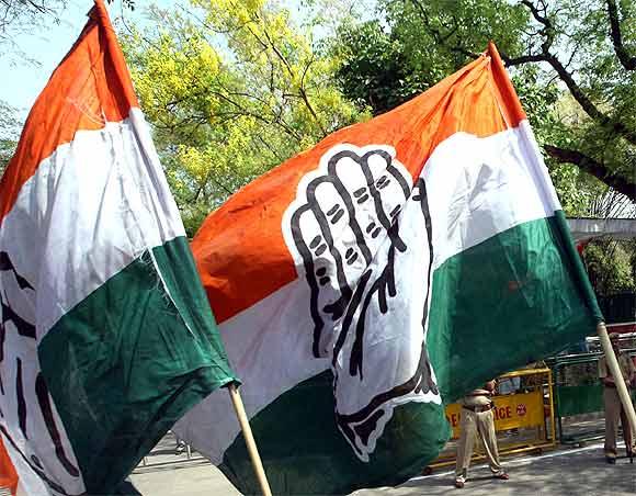 Flags with the Congress symbol