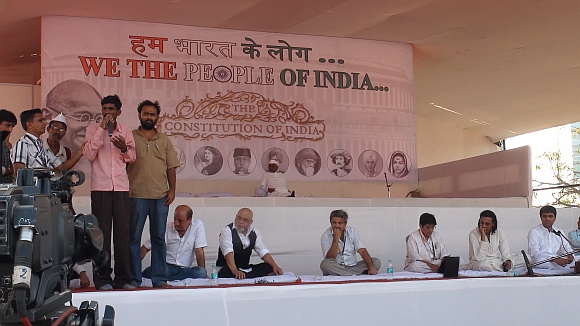 (from left) Anupam Kher, Bharat Dhabholkar and Kiran Bedi at the fast venue