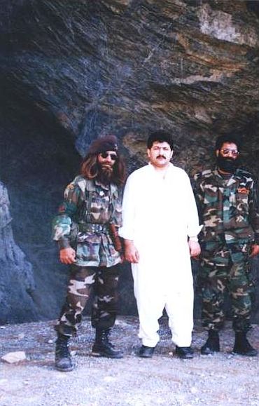 Exclusive Image: Hamid Mir (centre) with Ilyas Kashmiri