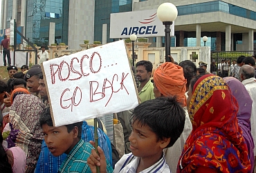20,000 people formed a human chain in Govindpur, Orissa