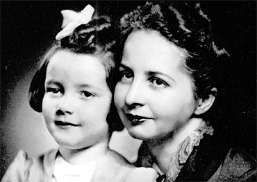 Subhash Chandra Bose's wife Eimilie with daughter Anita