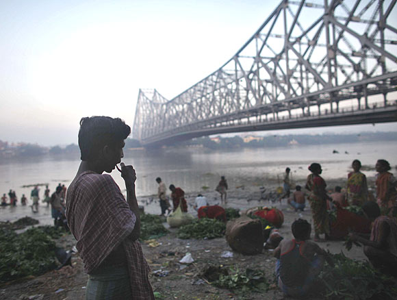 The population of Kolkata is population 1.41 crore, as per the 2011 Census