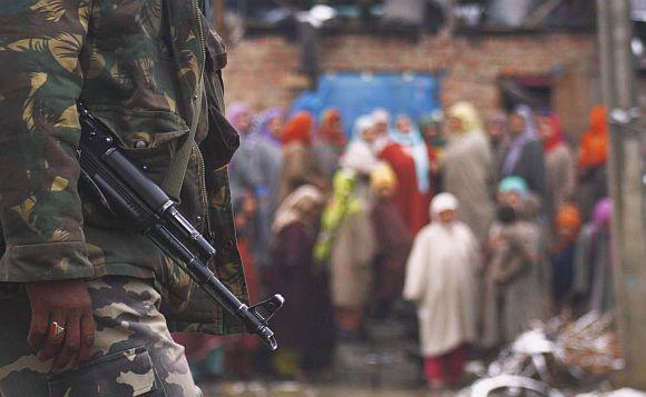 An Indian soldier in the Kashmir valley