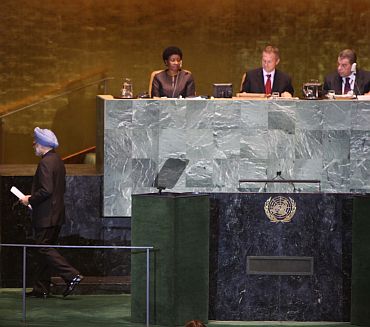 PM Singh leaves the podium after addressing the UN General Assembly on Saturday
