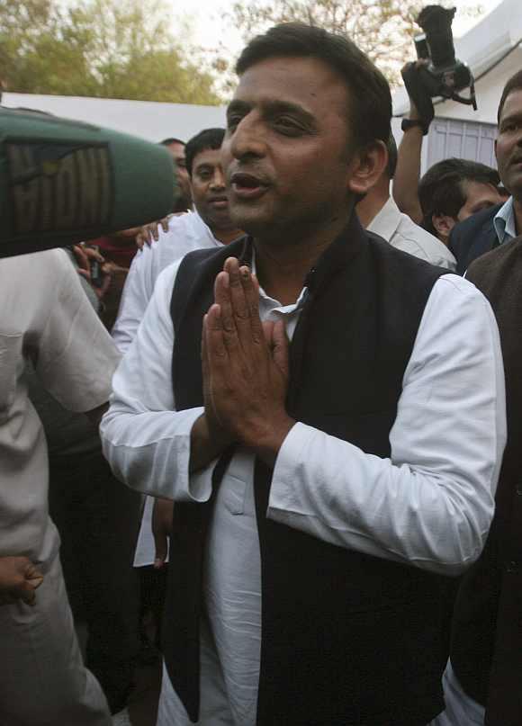 Uttar Pradesh CM Akhilesh Yadav meet PM Singh