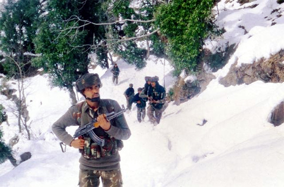 Indian soldiers train at high altitudes