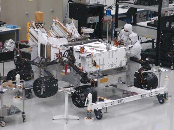 Scientists working on rover Curiosity