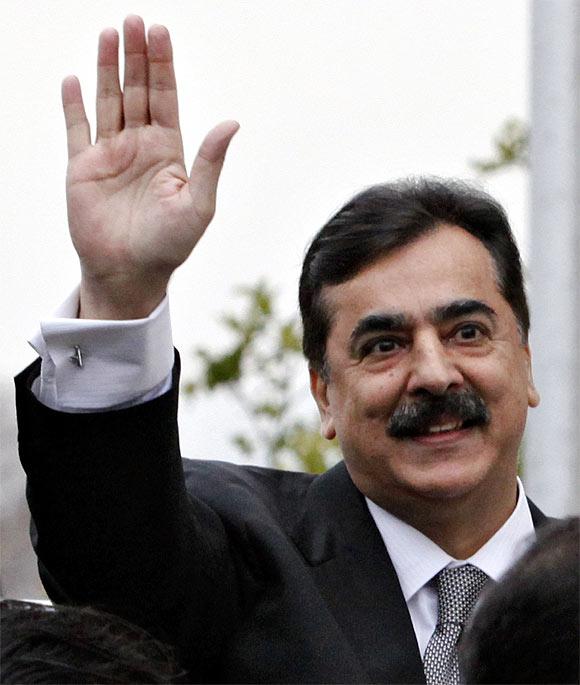 Pakistan Prime Minister Yusuf Raza Gilani at the Supreme Court