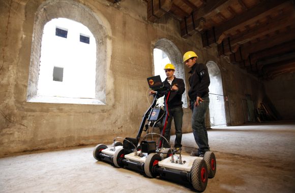 Experts work with a special radar as they search for the body of Lisa del Giocondo at a dilapidated convent in Florence
