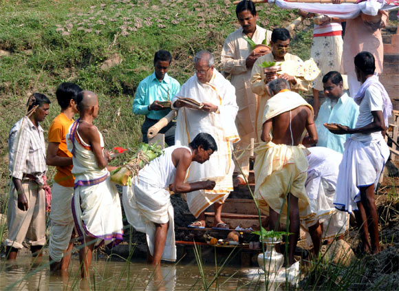 File photo of Pranab Mukherjee taking part in Durga Puja festivities at his ancestral home