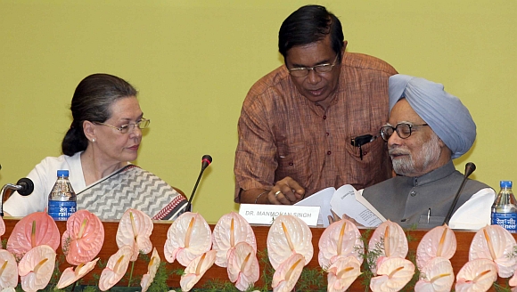 Congress President Sonia Gandhi with Prime Minister Manmohan Singh