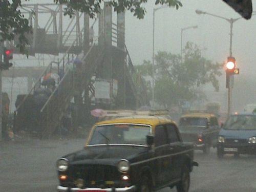 Reader danger-don sent us thios photo of the rainfall in Mahim locality