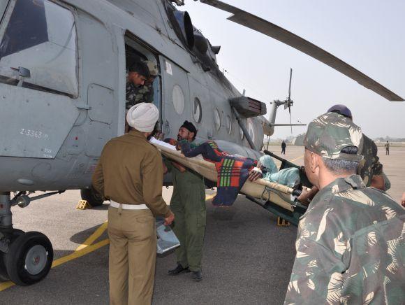 IAF'S Mi-17 helicopter put in place to rescue critically injured passengers onboard the ill-fated bus that met an accident on the Jammu-Srinagar highway on Saturday