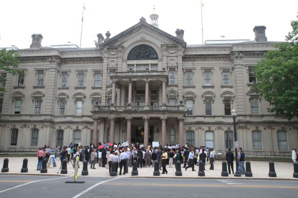 More than 500 rally in support of Dharun Ravi in front of the State House in Trenton, New Jersey, on Monday
