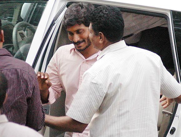 Jagan arriving at the Chanchalguda prison