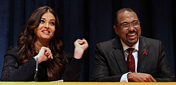 Michel Sidibe shares a light moment with Aishwarya at the UN headquarters