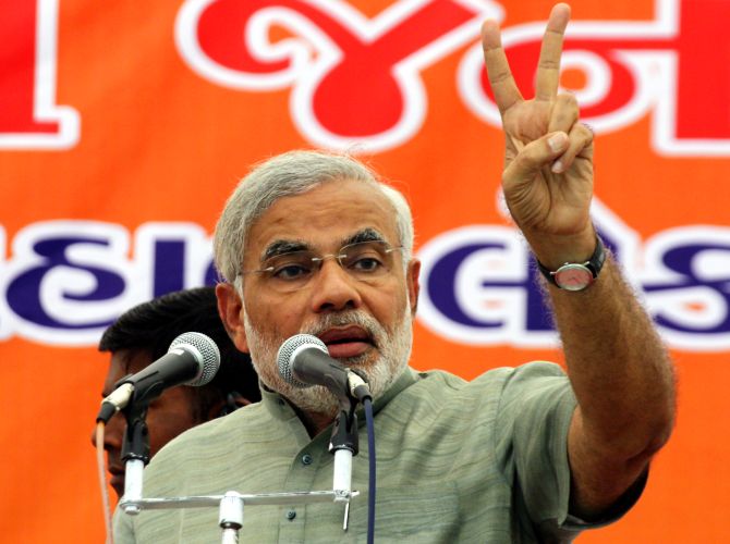 Gujarat Chief Minister Narendra Modi slammed PM Manmohan Singh's I-Day speech on Thursday