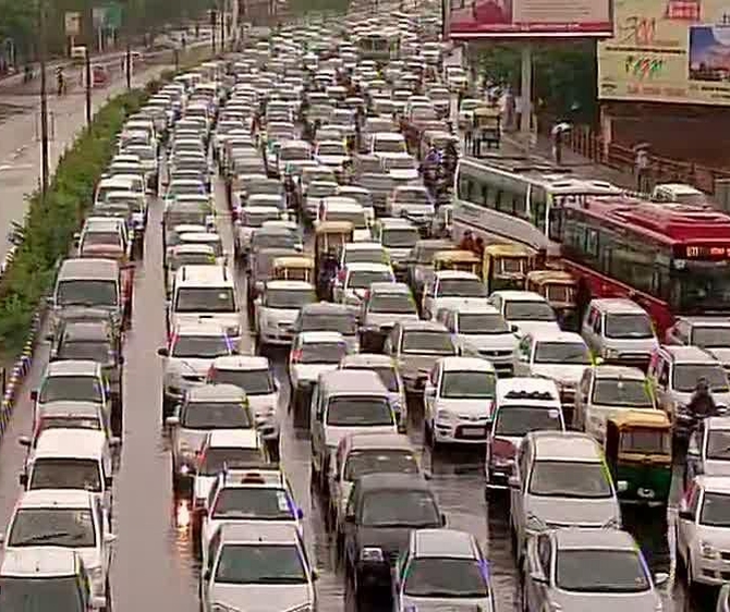 Traffic comes to a standstill in several parts of Delhi