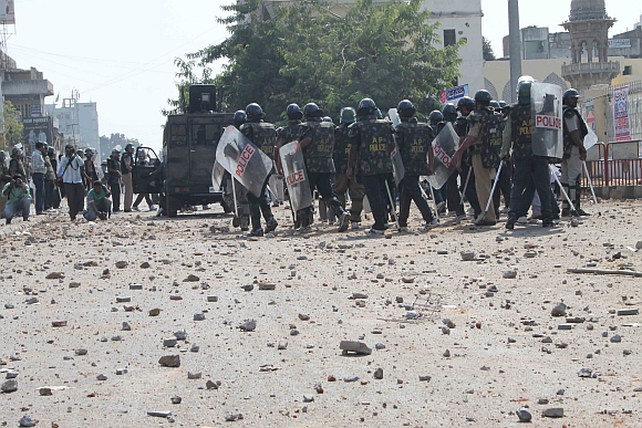 Police deployed at Charminar to control the situation