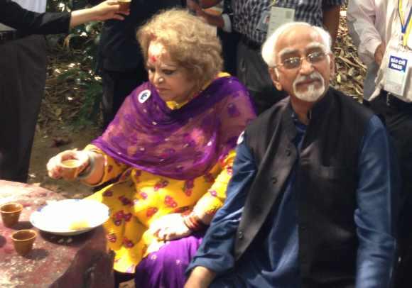 Vice President Hamid Ansari at Cu Chi camp with wife Salma