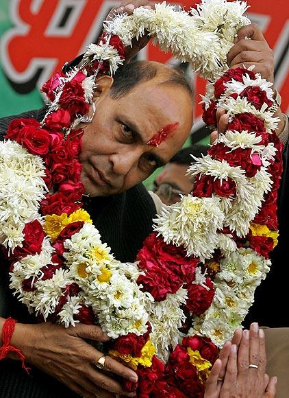 BJP workers congratulate their new president, Rajnath Singh.