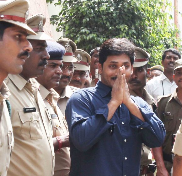 YSR Congress chief Jaganmohan Reddy stepping out of Hyderabad's Chanchalguda prison to attend a court proceeding