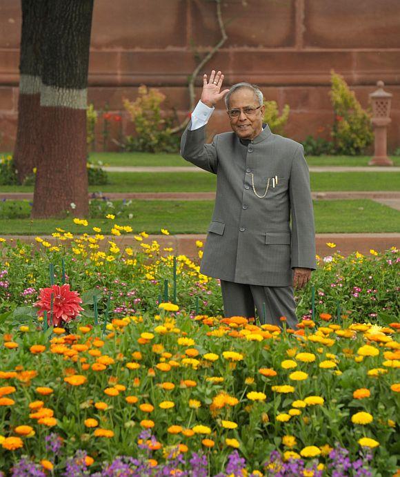 President Pranab Mukherjee opens the annual 'Udyanotsav' of the Mughal Gardens of Rashtrapati Bhavan